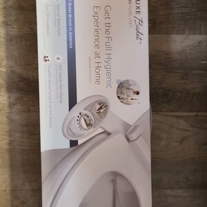 BNIB Luxe Bidet Attachment in Pearl Gray-#85